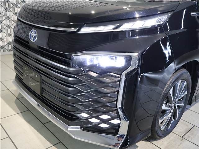 TOYOTA VOXY HYBRID 2023 Image 31