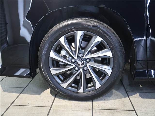 TOYOTA VOXY HYBRID 2023 Image 31