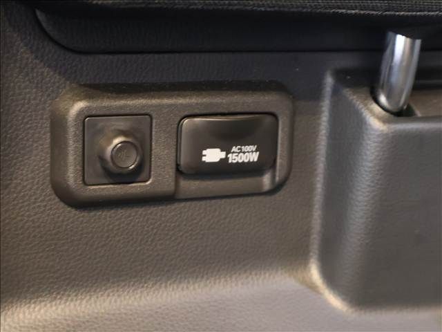 TOYOTA VOXY HYBRID 2023 Image 31