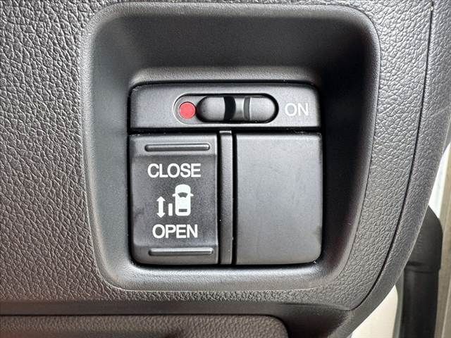 HONDA N BOX CUSTOM 2016 Image 31