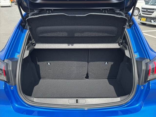 PEUGEOT 208 2022 Image 31