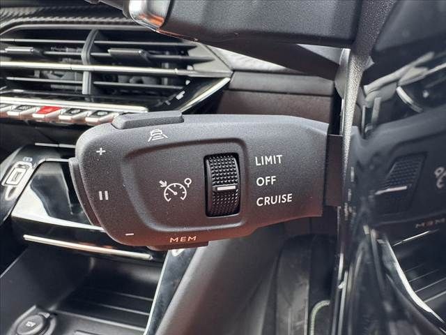 PEUGEOT 208 2022 Image 31