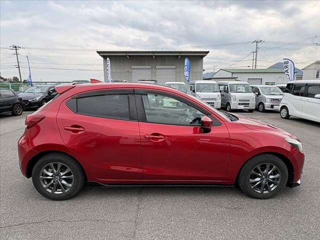 MAZDA DEMIO 2017 Image 31