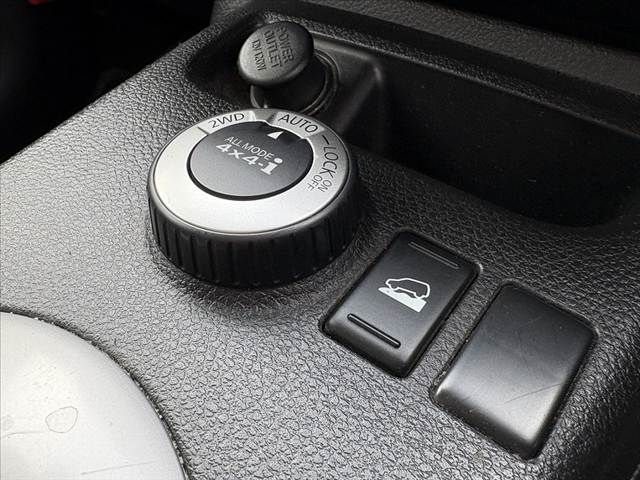 NISSAN X-TRAIL 4WD 2013 Image 31