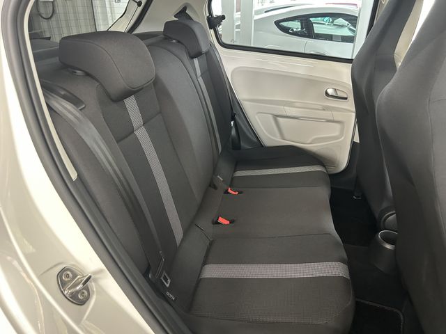 VOLKSWAGEN UP! 2018 Image 31