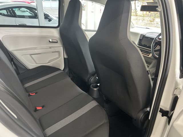 VOLKSWAGEN UP! 2018 Image 31