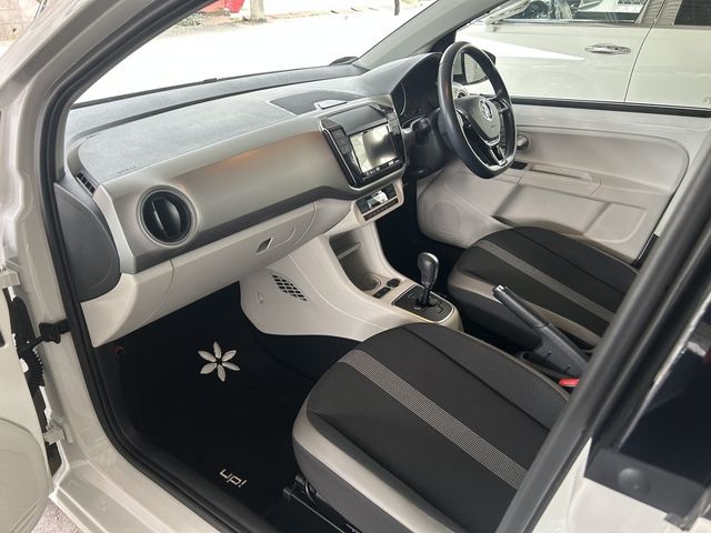 VOLKSWAGEN UP! 2018 Image 31