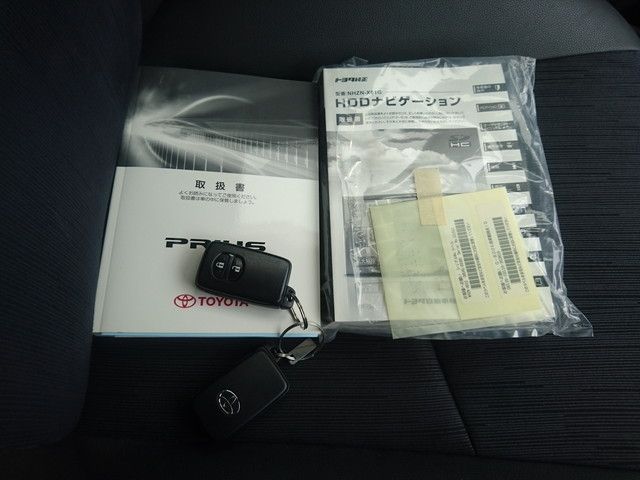 TOYOTA PRIUS 2013 Image 31