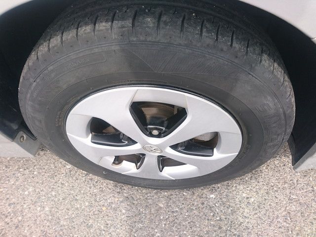 TOYOTA PRIUS 2013 Image 31