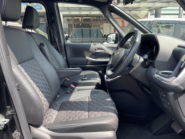 TOYOTA VOXY 2022 Image 31