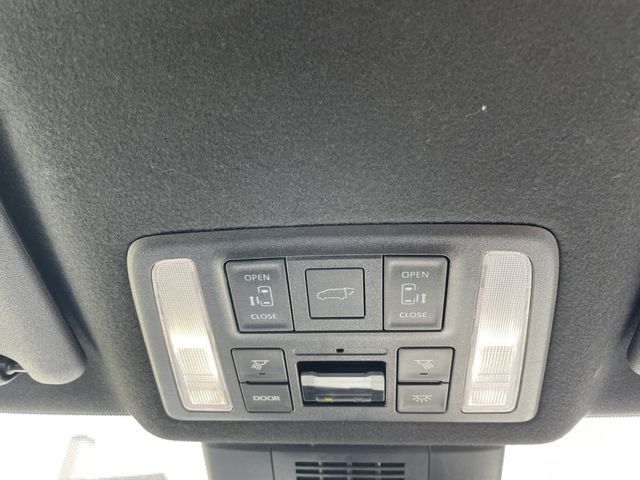 TOYOTA VOXY 2022 Image 31