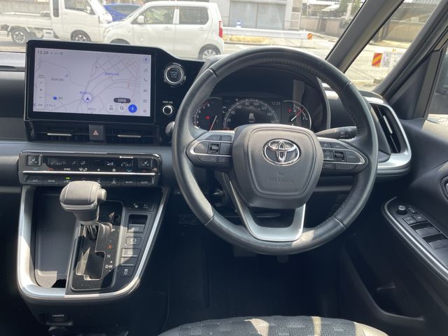 TOYOTA VOXY 2022 Image 31