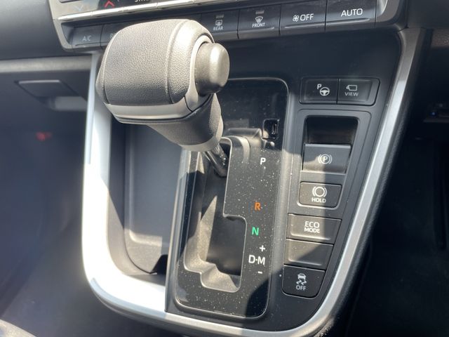 TOYOTA VOXY 2022 Image 31