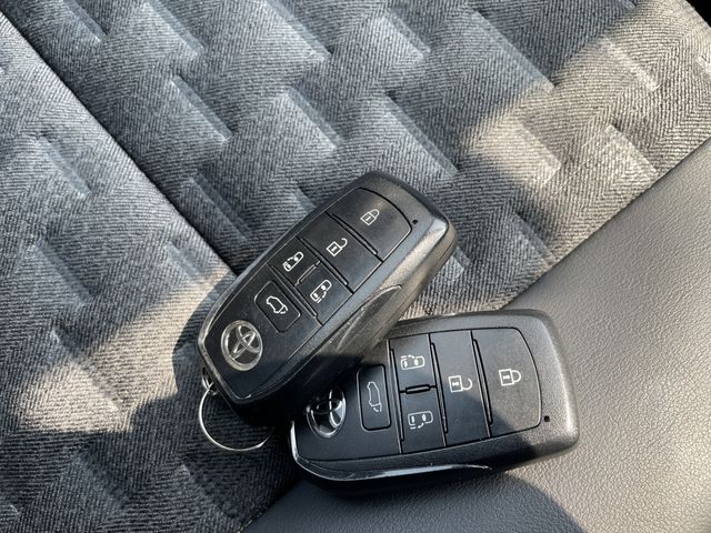 TOYOTA VOXY 2022 Image 31