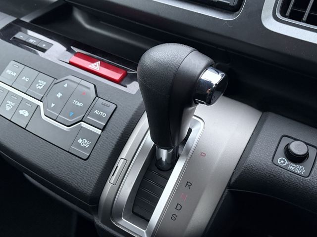 HONDA STEPWAGON SPADA 2011 Image 31