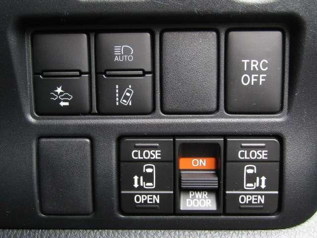 TOYOTA VOXY HYBRID 4WD 2017 Image 31