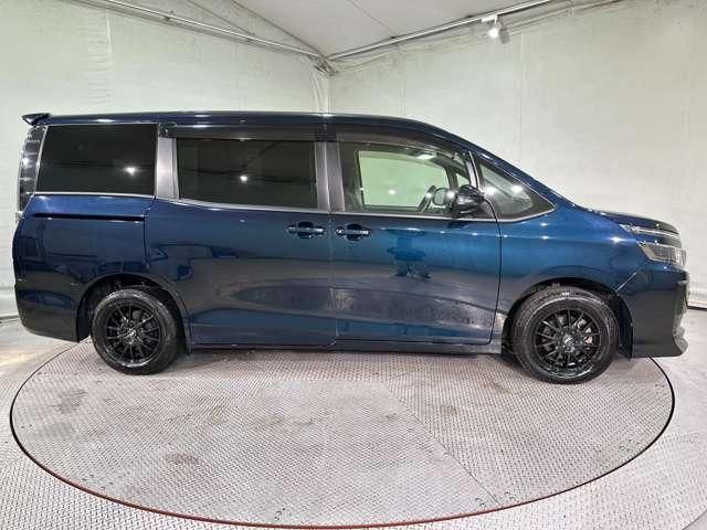 TOYOTA VOXY 2017 Image 31