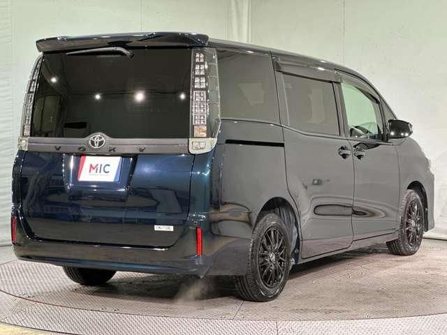 TOYOTA VOXY 2017 Image 31