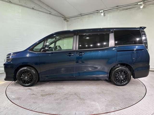 TOYOTA VOXY 2017 Image 31