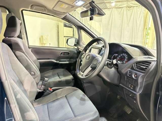 TOYOTA VOXY 2017 Image 31