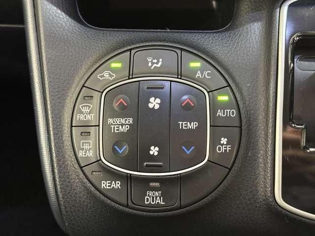 TOYOTA VOXY 2017 Image 31