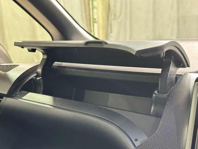 TOYOTA VOXY 2017 Image 31