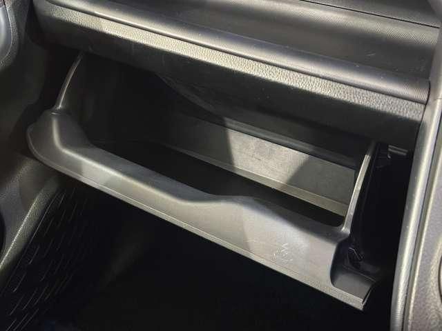 TOYOTA VOXY 2017 Image 31