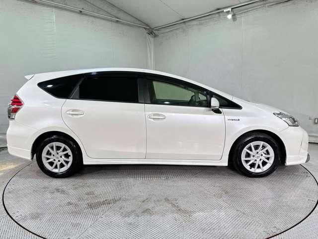 TOYOTA PRIUS ALPHA 2019 Image 31