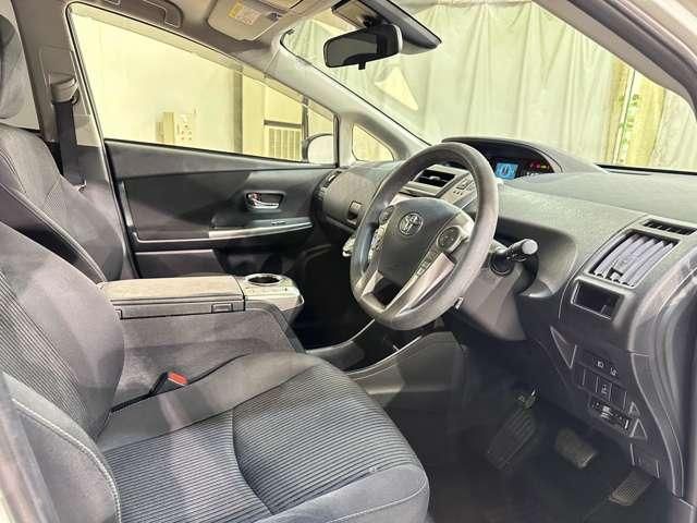 TOYOTA PRIUS ALPHA 2019 Image 31