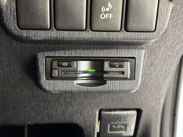 TOYOTA PRIUS ALPHA 2019 Image 31