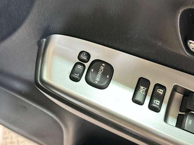 TOYOTA PRIUS ALPHA 2019 Image 31