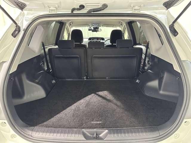 TOYOTA PRIUS ALPHA 2019 Image 31