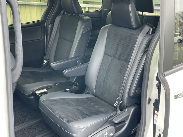 TOYOTA VOXY 2021 Image 31