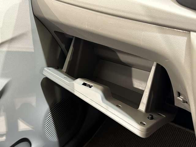 DAIHATSU MIRA E:S 4WD 2016 Image 31