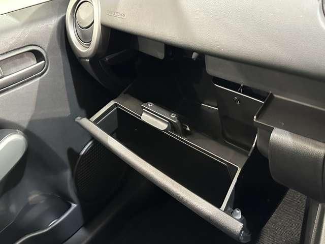 MAZDA DEMIO 2010 Image 31