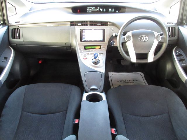 TOYOTA PRIUS 2015 Image 31