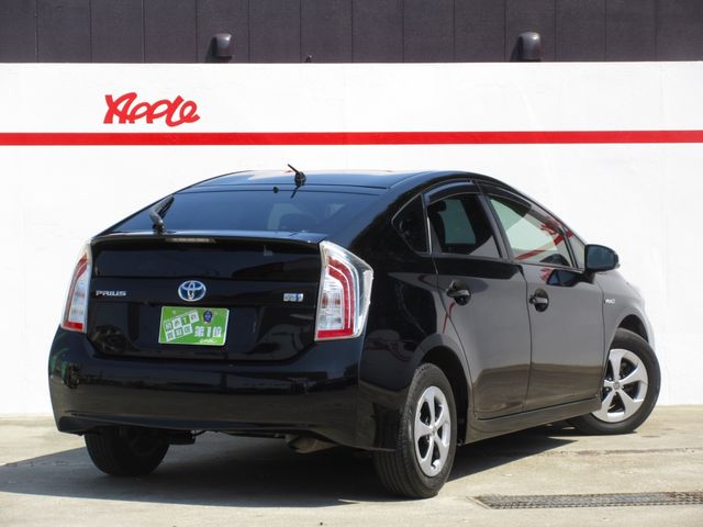 TOYOTA PRIUS 2015 Image 31