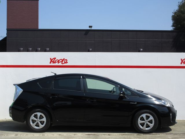TOYOTA PRIUS 2015 Image 31