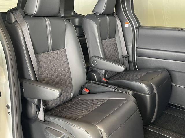 TOYOTA VOXY HYBRID 2026 Image 31