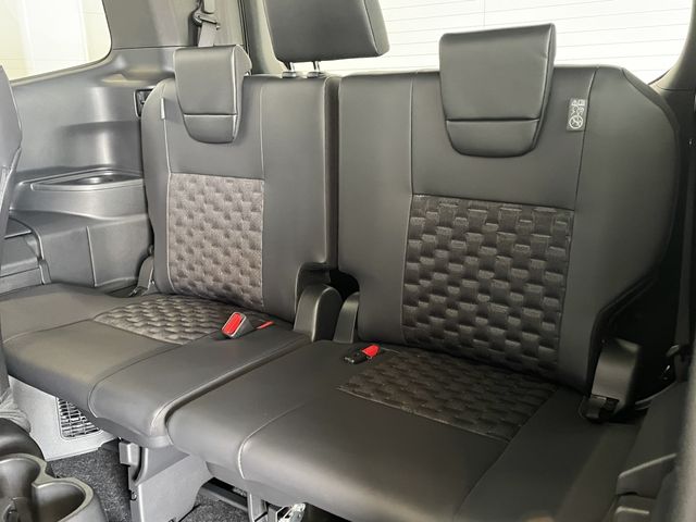 TOYOTA VOXY HYBRID 2026 Image 31