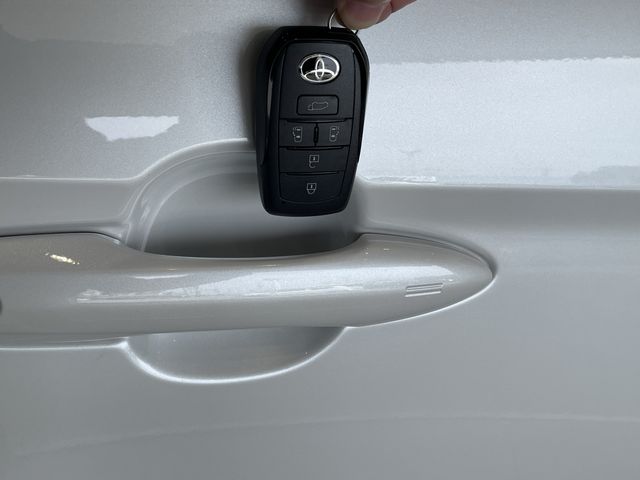 TOYOTA VOXY HYBRID 2026 Image 31