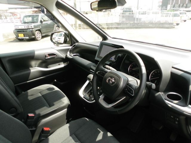 TOYOTA NOAH 2024 Image 31