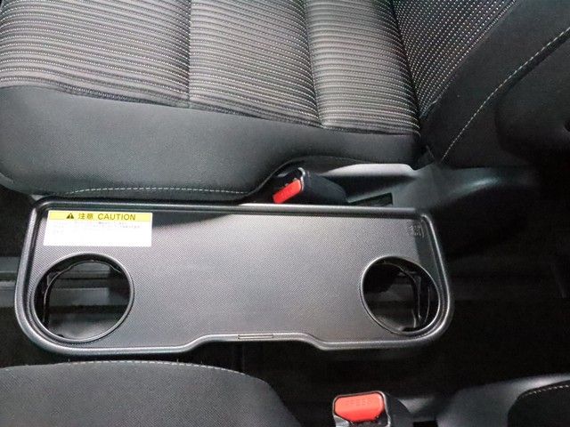 TOYOTA VOXY 2017 Image 31