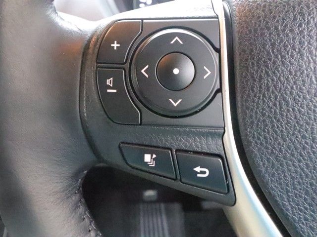 TOYOTA VOXY 2017 Image 31