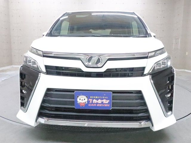 TOYOTA VOXY 2017 Image 31