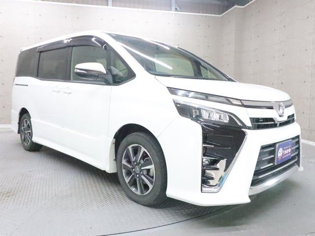 TOYOTA VOXY 2017 Image 31