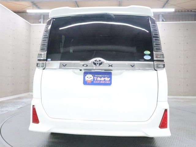TOYOTA VOXY 2017 Image 31