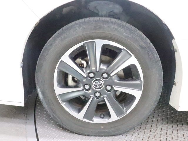 TOYOTA VOXY 2017 Image 31