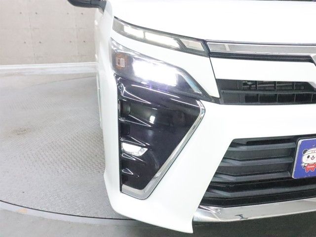 TOYOTA VOXY 2017 Image 31