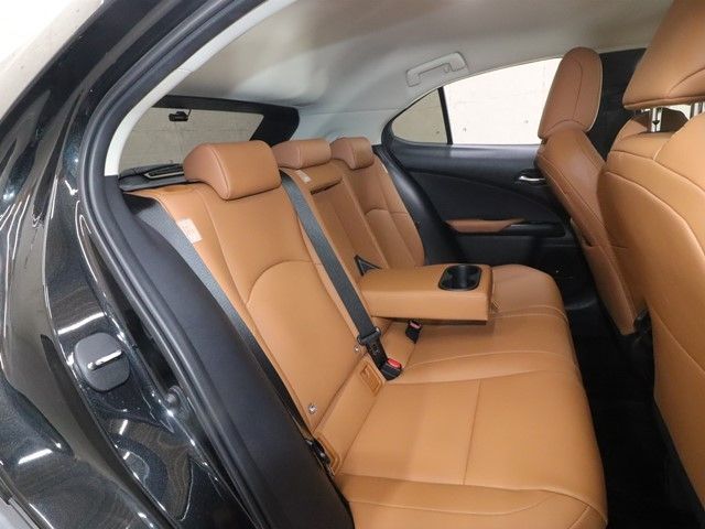 TOYOTA LEXUS UX250H AWD 2021 Image 31